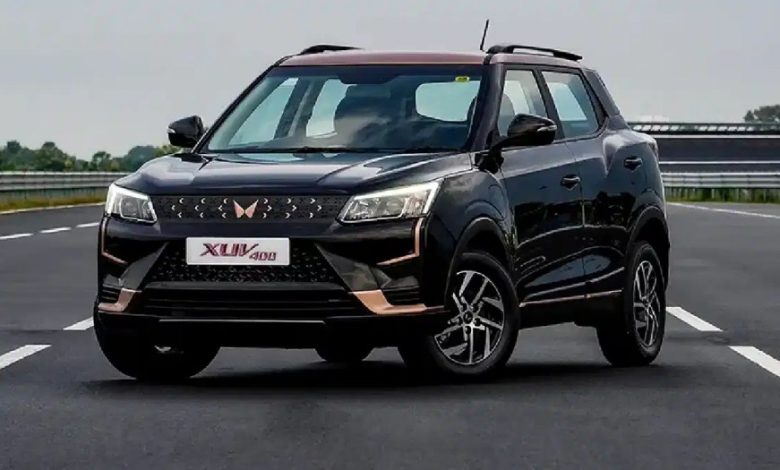 Electric car खरीदने वालों के लिए ख़ुशी: इस December में XUV400 सहित मॉडलों पर Rs.4.2 lakh तक की छूट उपलब्ध है।"