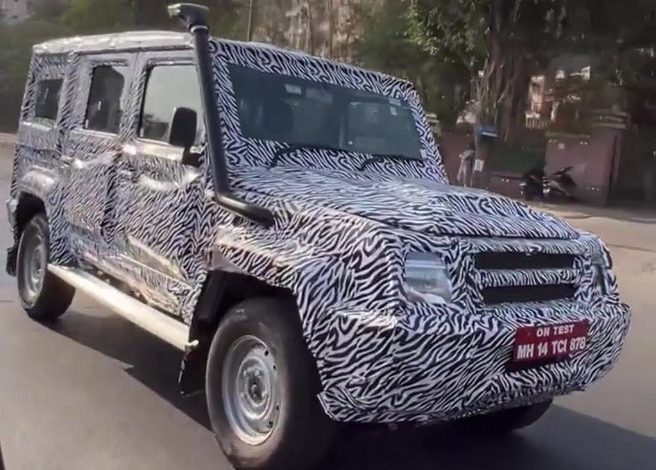 Force Gurkha 5-door टेस्टिंग के दौरान देखी गई, SUV क्षेत्र में Maruti Jimny को चुनौती देने के लिए तैयार।