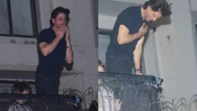 Shahrukh Khan ने 'Dunki' की सफलता के बाद 'Mannat' के बाहर प्रशंसकों का आभार व्यक्त किया, flying kisses दिए